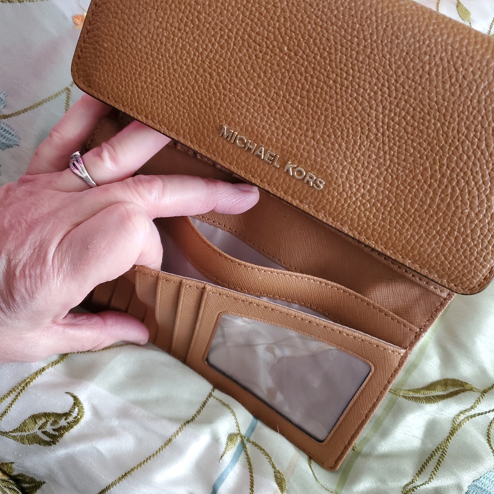 Michael Kors Tan Leather Wallet - Picture 11 of 12